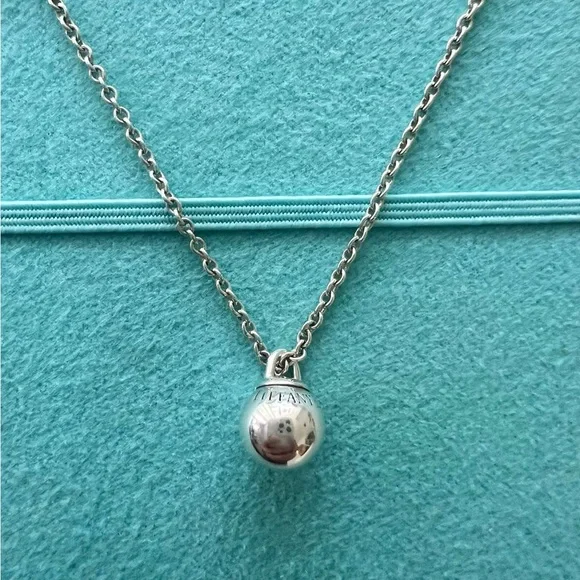 SOLD Tiffany & Co. Hardwear 8mm Ball Pendant Adjustable Necklace 16”-18” - Picture 3 of 10